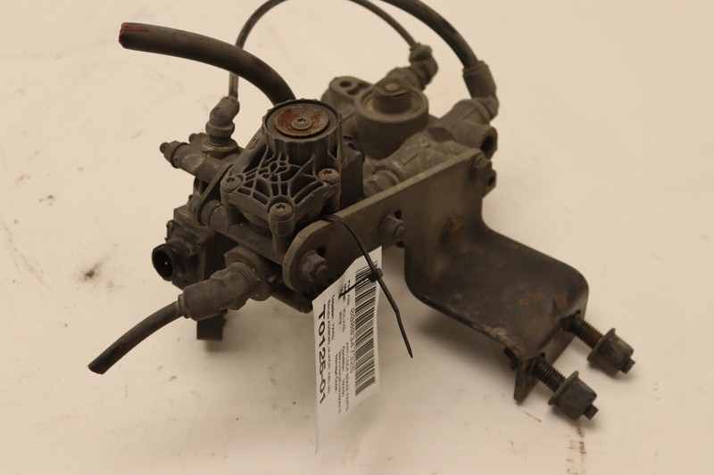 2019-2023 VOLVO VNL 860 BENDIX KNORR-BREMSE BRAKE VALVE RELAY 0486206106 OEM