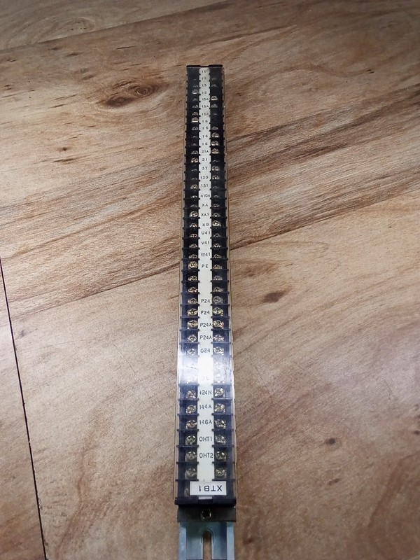 Lot Of 40 TOGI CTL-15 Terminal Blocks Rail Mounted *SEE DESC*