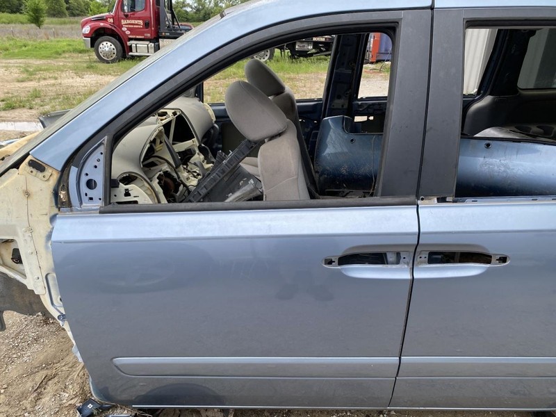 Left Driver Side Front Door Shell Fits 2006-2012 Kia Sedona LX 61026 NO SHIPPING