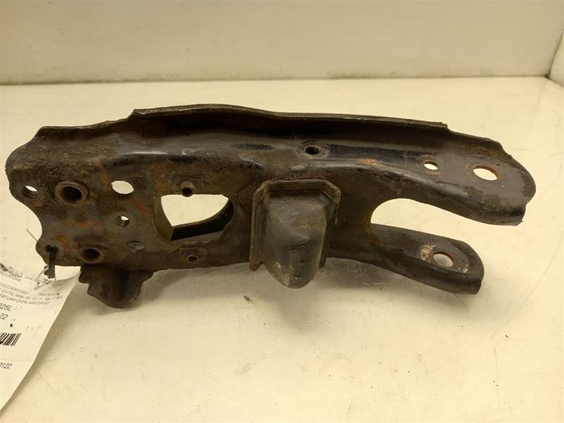 84-88 TOYOTA PICKUP DELUXE 2.4L RWD MT DRIVER SIDE FRONT LOWER CONTROL ARM