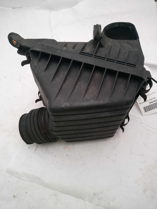 2004 Hyundai Sonata Air Cleaner Assembly OEM 2.4L 230K Miles White