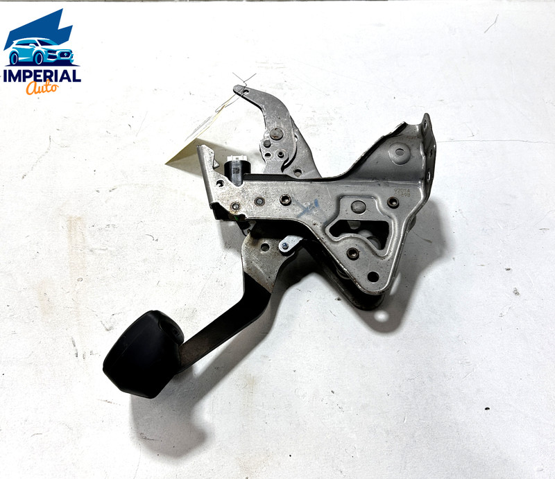 2018-2021 TOYOTA CAMRY SE Brake Stop Braking Pedal Assembly OEM