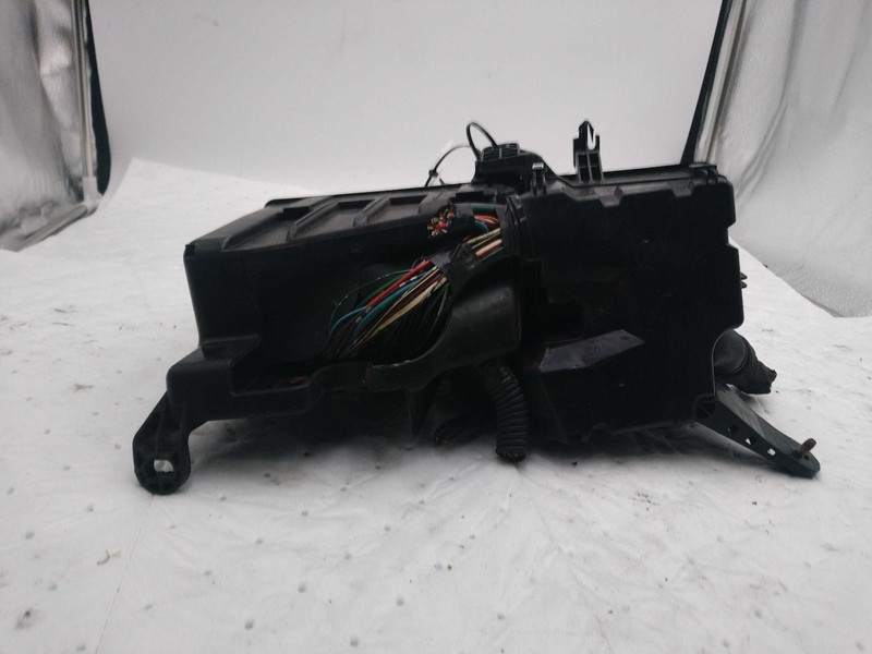 2006 Toyota Camry OEM Fuse Box 2.4L 240142 Used 78k Miles White