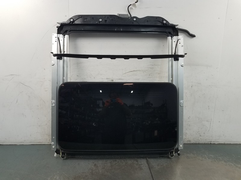 2012 Mercedes AMG CLS 63 Sunroof Assembly #8399 K4