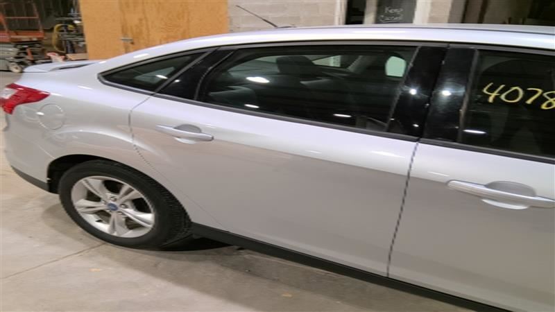 Passenger Right Rear Side Door Power Window Fits 12-18 FOCUS 3367705