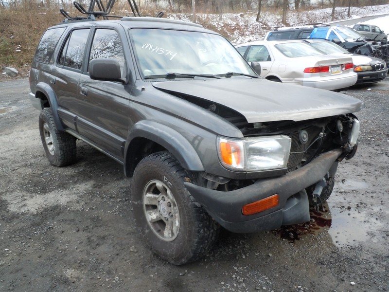 96-99 Toyota 4Runner Front Differential Carrier W/O Auto Disconnecting 4.10 OEM