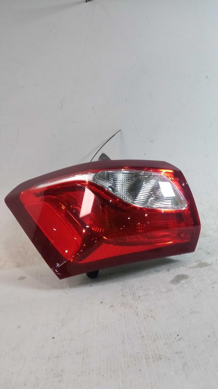 2020 Chevrolet Equinox Left Tail Light Assembly White 668057 106K Miles