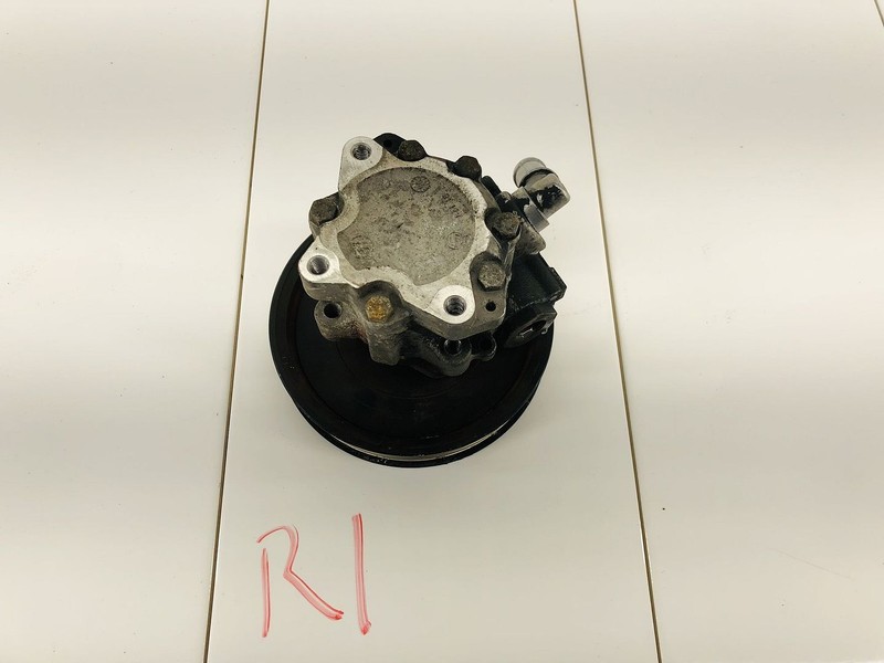 96-98 BMW Z3 1.9L L4 GAS ENGINE MOTOR POWER STEERING PUMP W/ PULLEY OEM