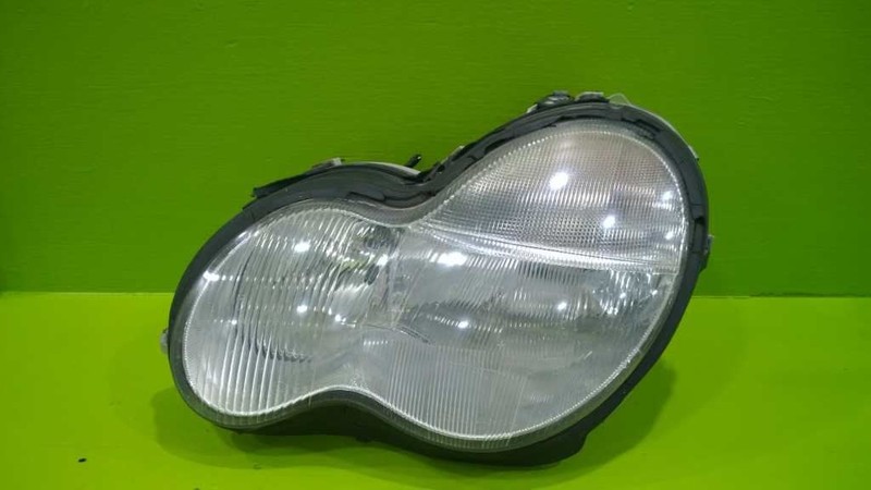 07 08 09 MERCEDES C240 DRIVER LEFT HEADLIGHT LAMP OEM 2467-32