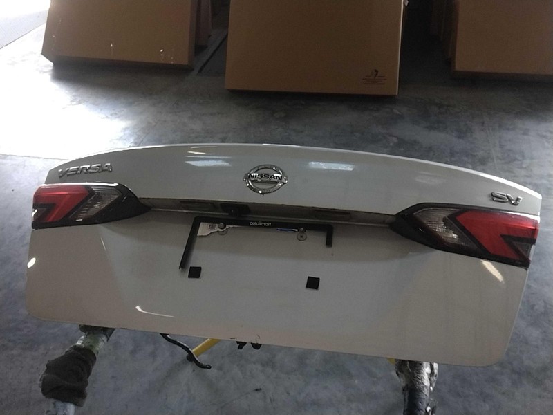 2021 Nissan Versa Silver Deck Lid OEM 265108990E 4DR SED SLV 75K Miles