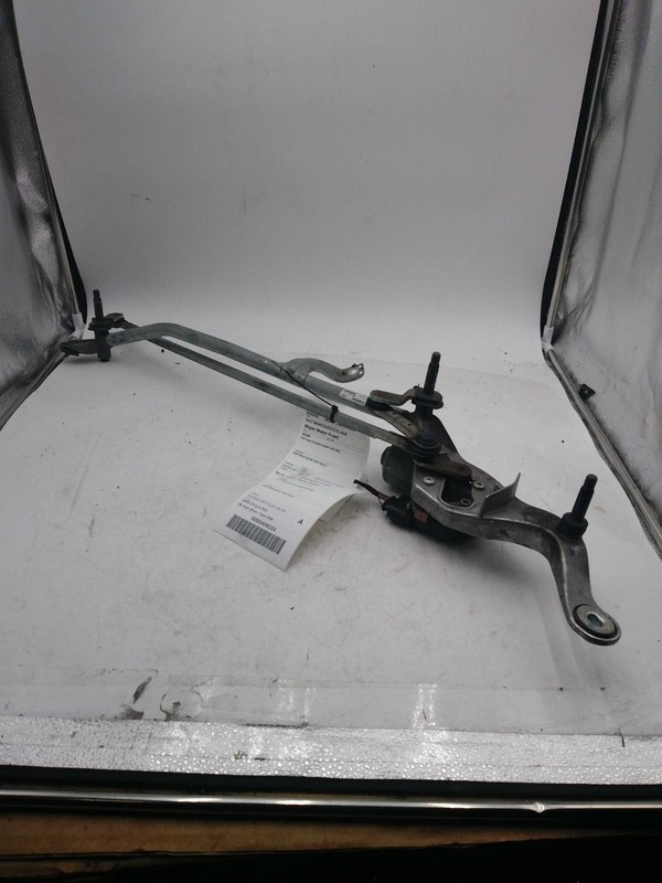 2017 Mercedes E-Class Wiper Motor OEM 2048201040 107K Miles White