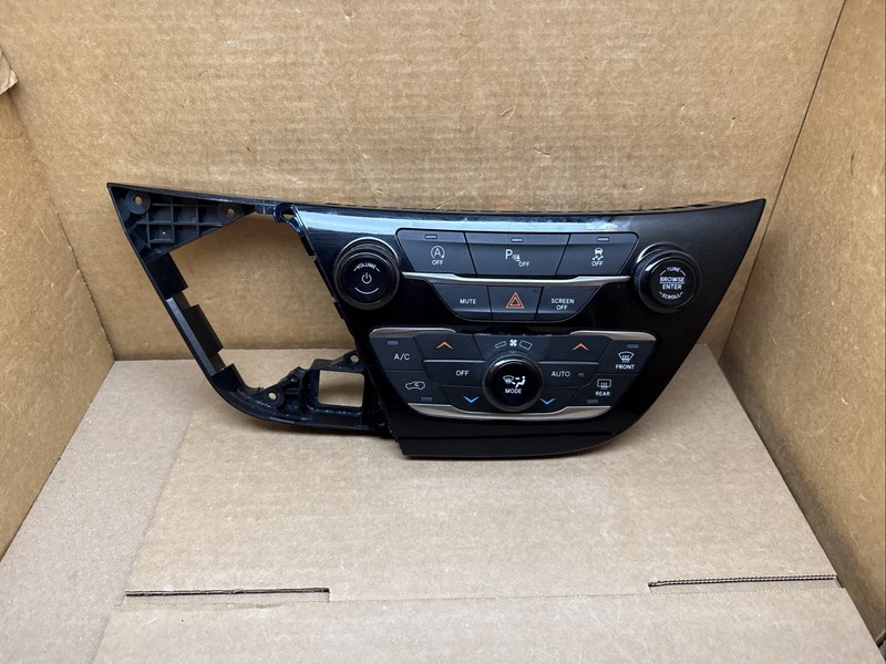 2018-2020 Chrysler Pacifica Climate Temperature Temp Control Bezel 6UX671X8AA