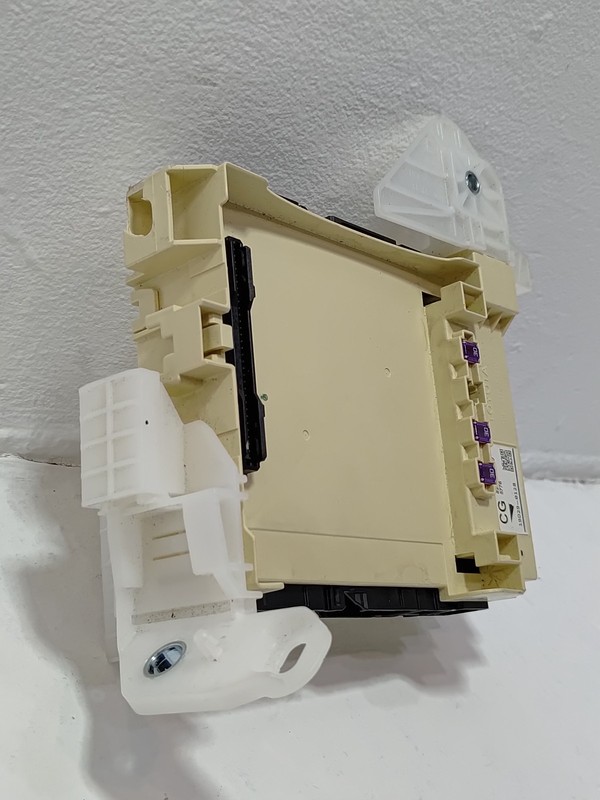 2019 TOYOTA CAMRY LE SE MULTIPLEX FUSE RELAY JUNCTION BLOCK MODULE OEM