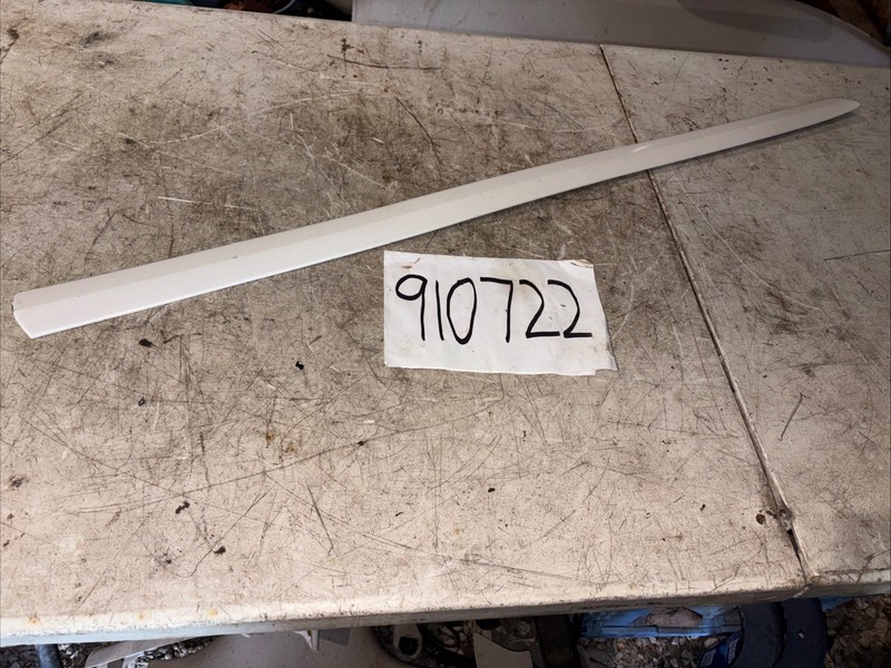 2004-2009 Lexus RX330 RX350 Front Left Door Moulding Trim OEM 75732-0E010