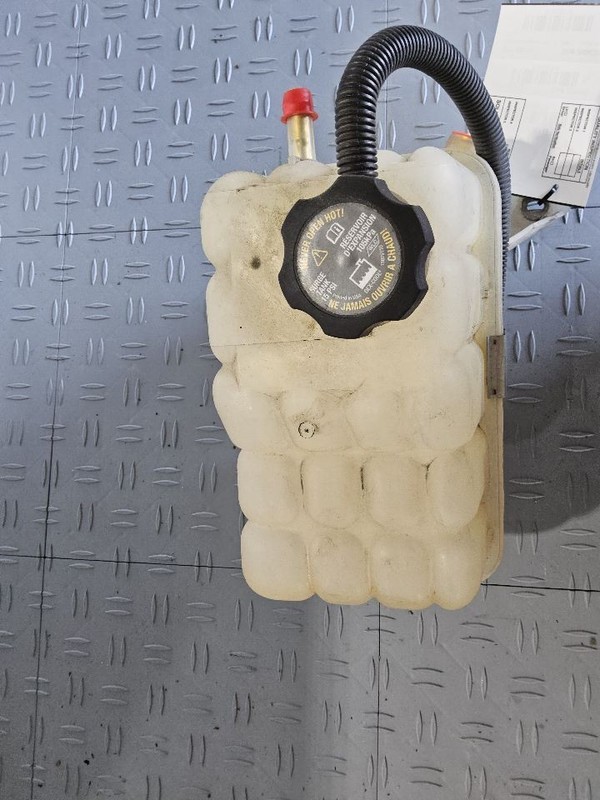Coolant Reservoir Classic Style Fits 99-07 SIERRA 2500 PICKUP 3480731