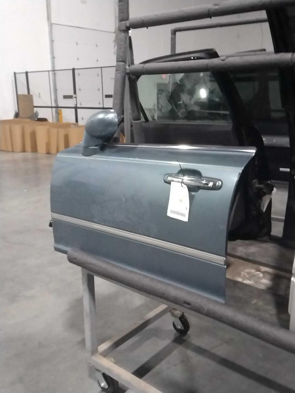 2002 Hyundai XG Series Left Front Door Blue 525567, 41K Miles, OEM Part