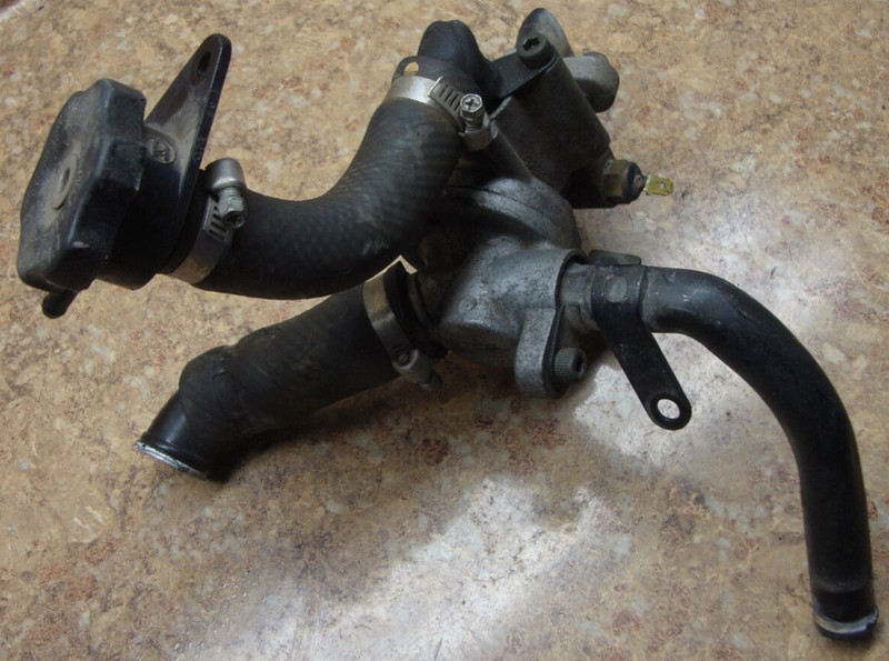 2007 Yamaha Royal Star Venture XVZ13 XVZ 1300 Thermostat Housing Coolant Cap M5