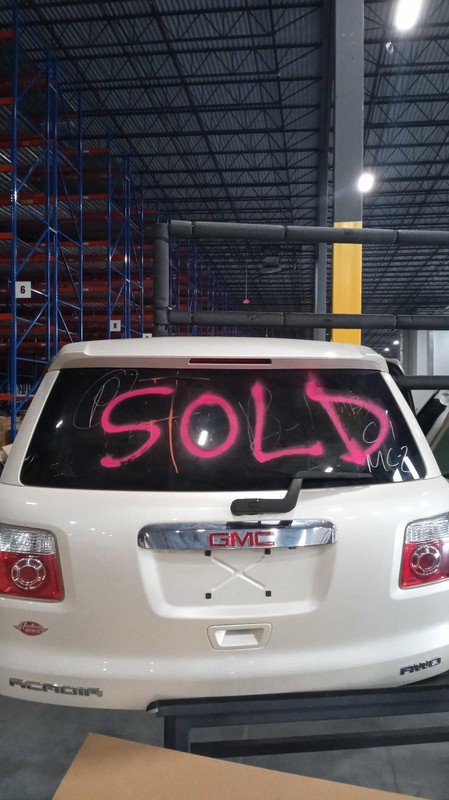 Used Deck Lid fits: 2011 Gmc Acadia w/o power lift w/rear view camera opt UVC Gr