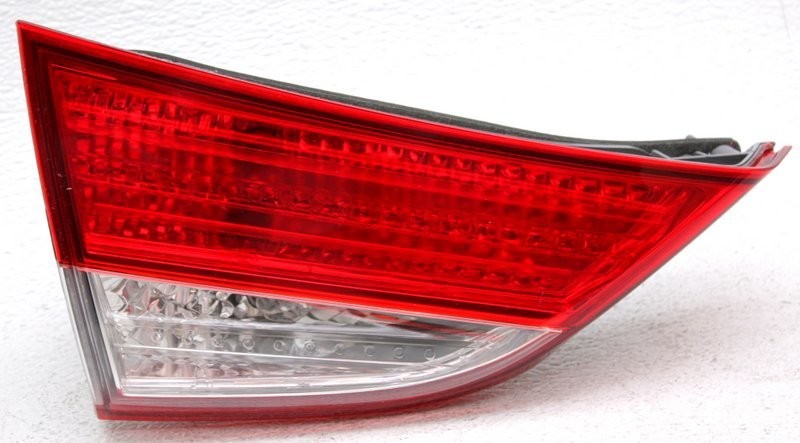 OEM Hyundai Elantra Left Driver Side Halogen Tail Lamp Lens Chip 92403-3X000