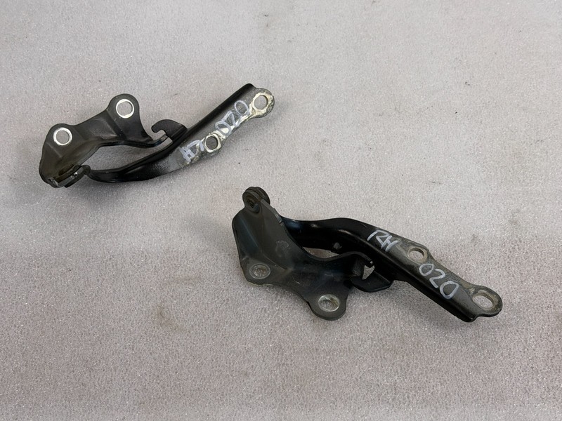 2006 LEXUS ES330 HOOD HINGE OEM #020