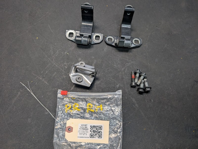 Rear Right Door Hinges & Striker Set 2015 Volvo S60 31218525 2014 2016 2017 2018