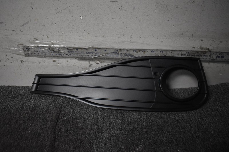 2017-2019 BMW 440I BASE LEFT SIDE FOG LIGHT BEZEL FACTORY OEM