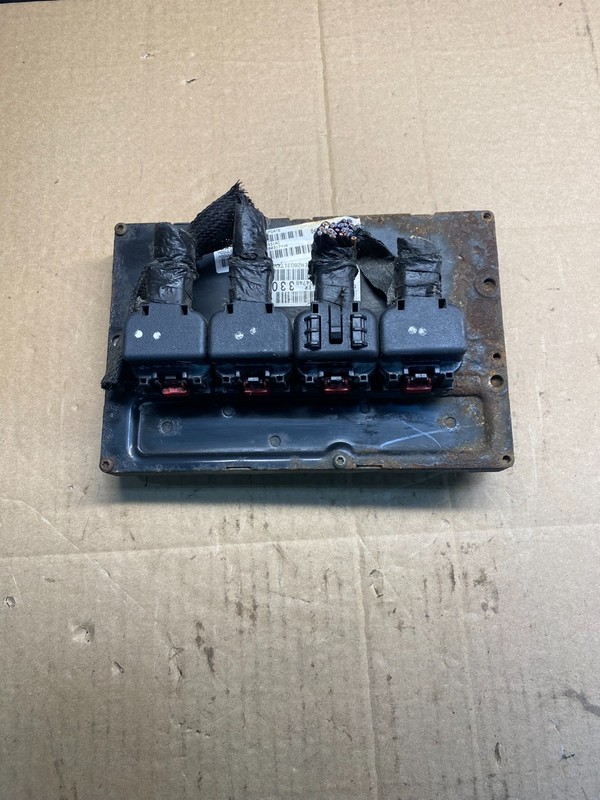 2004 Chrysler Pacifica Engine Control Computer ECM p04748330ad AB4232 DG