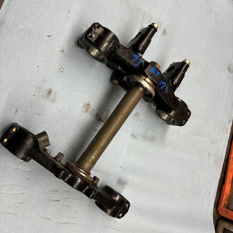 1993 Yamaha RT 180 Enduro Motorcycle Front Fork Triple Clamps Good