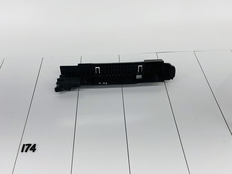 11-17 BMW X3 3.0L L6 GAS ENGINE RIGHT SIDE RADIATOR SUPPORT BRACKET MOUNT OEM