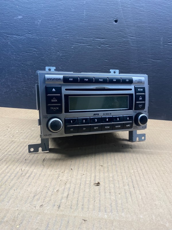 2007 to 2009 Hyundai Santa Fe AM/FM Radio CD Player Oem AD1532 DG