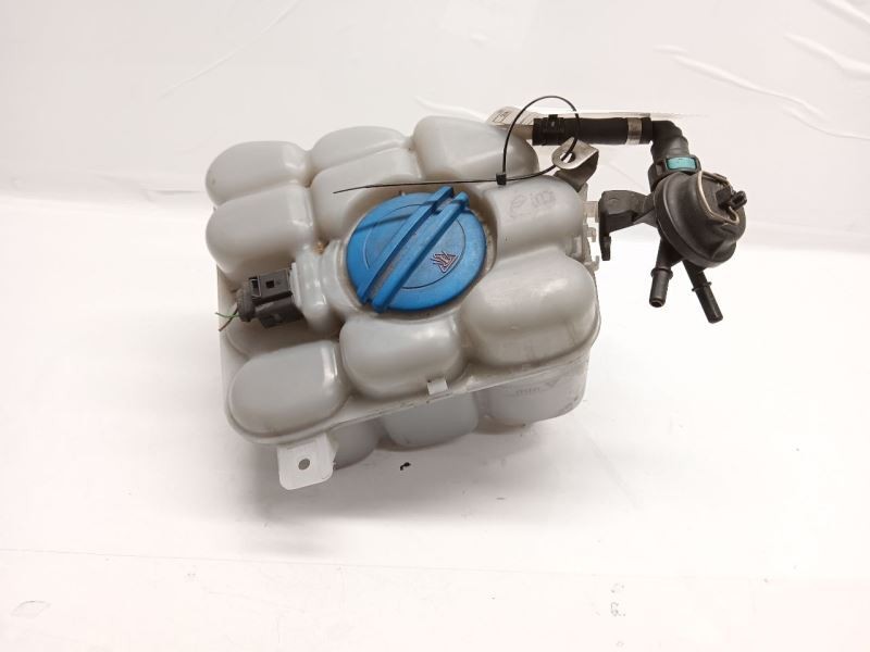 11-18 Porsche Cayenne Radiator Coolant Tank Over Flow Bottle 95810615102