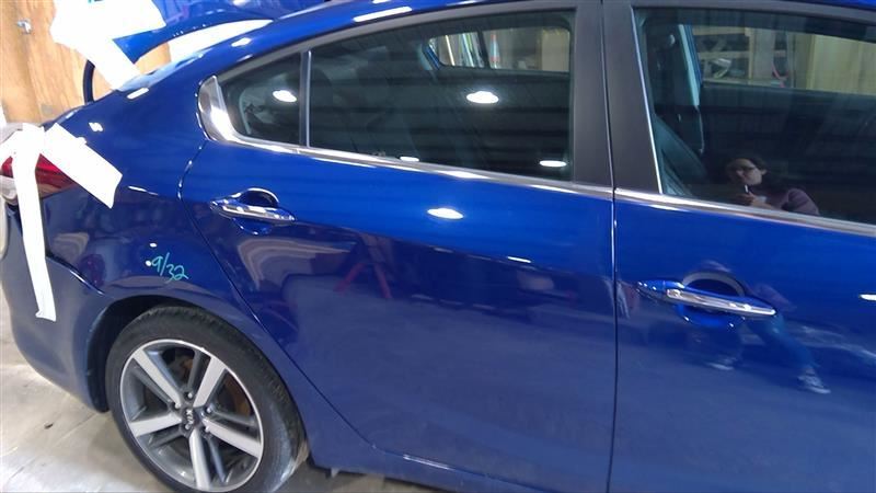 Passenger Right Rear Side Door Sedan Fits 17-18 FORTE 3290875