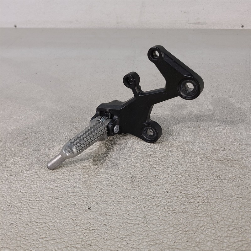 24-25 Kawasaki EX500 H Right Front Foot Peg Foot Rest Rh 7488-P