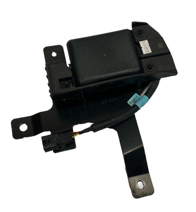 Kia Forte blind spot 19 21 alert sensor rear right side sed 99150M6200 w/bracket