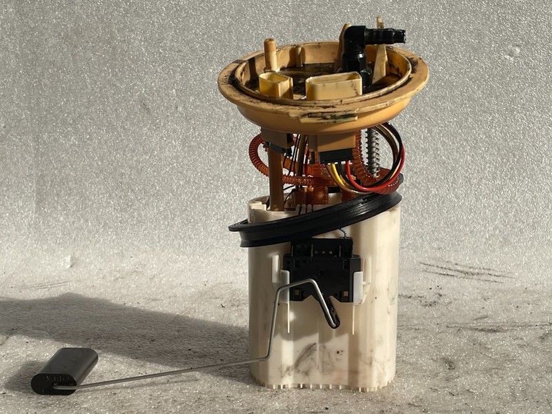 2015-2017 Volkswagen Golf GTI 2.0L Tank Mounted Fuel Pump Assembly OEM