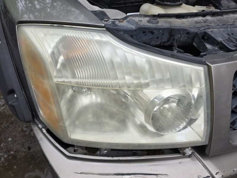 2004 2005 2006 2007 Nissan Titan Front Passenger RH Headlight Headlamp Oem