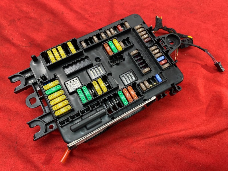 BMW F30 F32 F36 3/4 Series Rear Battery Power Distribution Fuse Box Module OEM✅