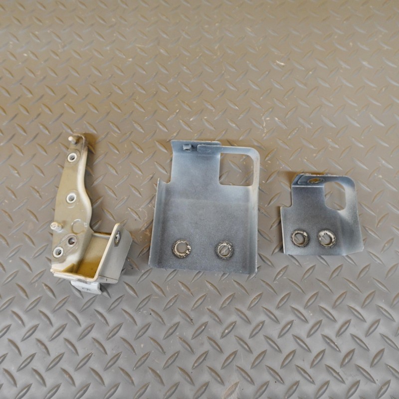 2017-2020 JAGUAR F-PACE Front Left Side Fender Mount Support Bracket SET OEM