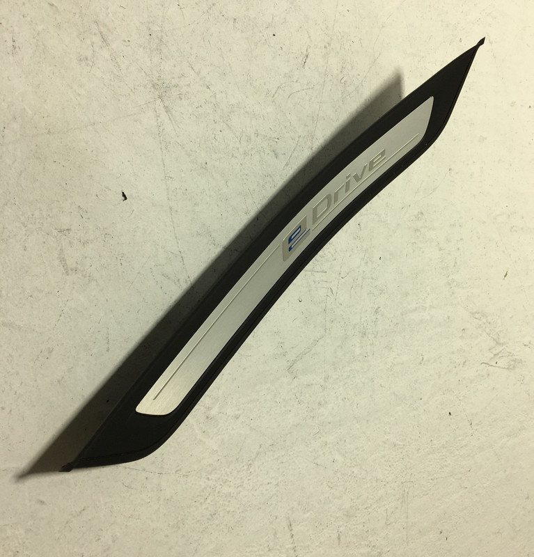 18-2023 BMW G30 530E E-DRIVE REAR PASSENGER DOOR SILL SCUFF PLATE TRIM COVER OEM