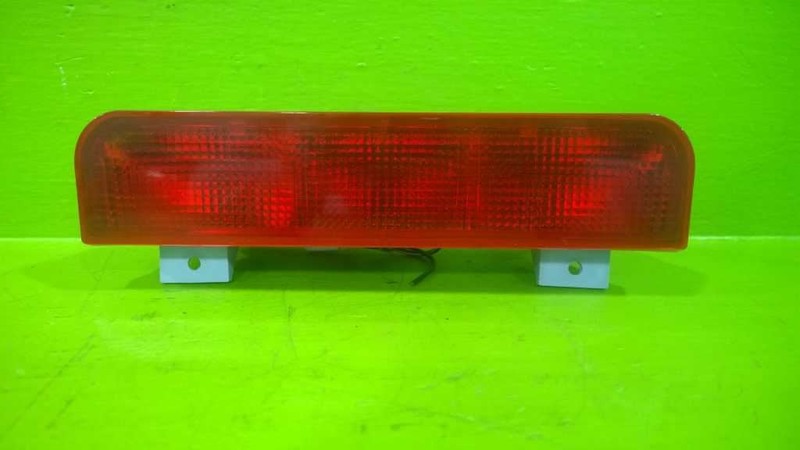98 99 00 MITSUBISHI MONTERO THIRD 3RD BRAKE STOP LIGHT LAMP OEM 2630-45