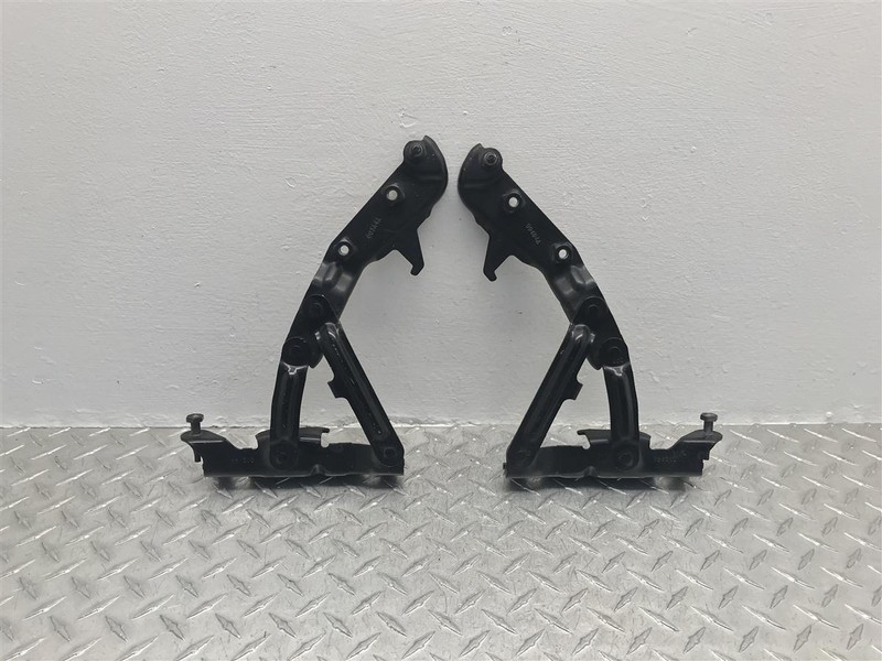2005 PONTIAC AZTEK HOOD HINGES PAIR OEM 10301352