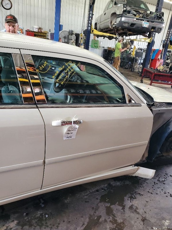 Passenger Right Front Door Fits 05-10 300 300540