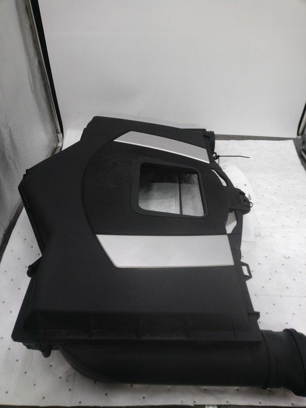Used Air Cleaner Assembly fits: 2007 Mercedes-benz Mercedes c-class 203 Type Sdn