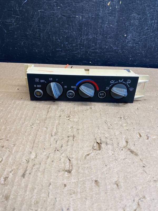 1996 - 2000 Chevrolet Tahoe Suburban A/C Heater Climate Control AC6714