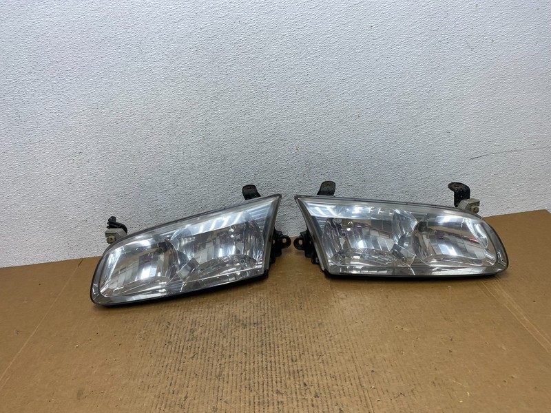 2000 to 2001 Toyota Camry Front Left+Right Side Headlights AE0610 DW