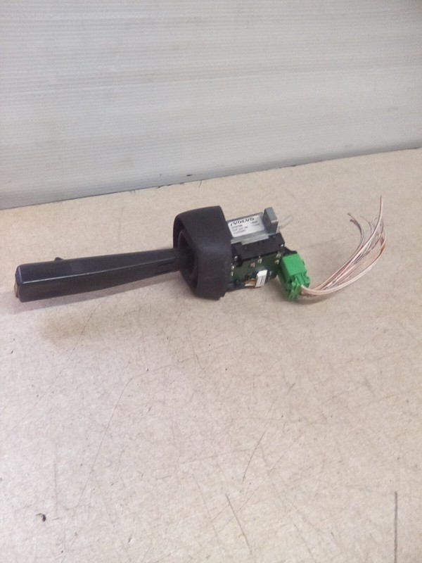 Volvo OEM 20797383 Turn Signal Switch