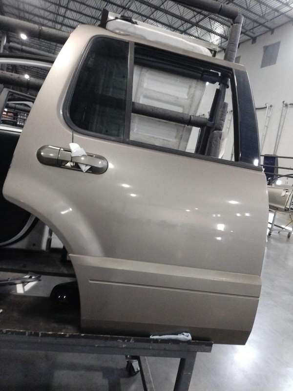 2006 Mercury MOUNTAINEER Rear Right Door Tan OEM 504314, 111K Miles