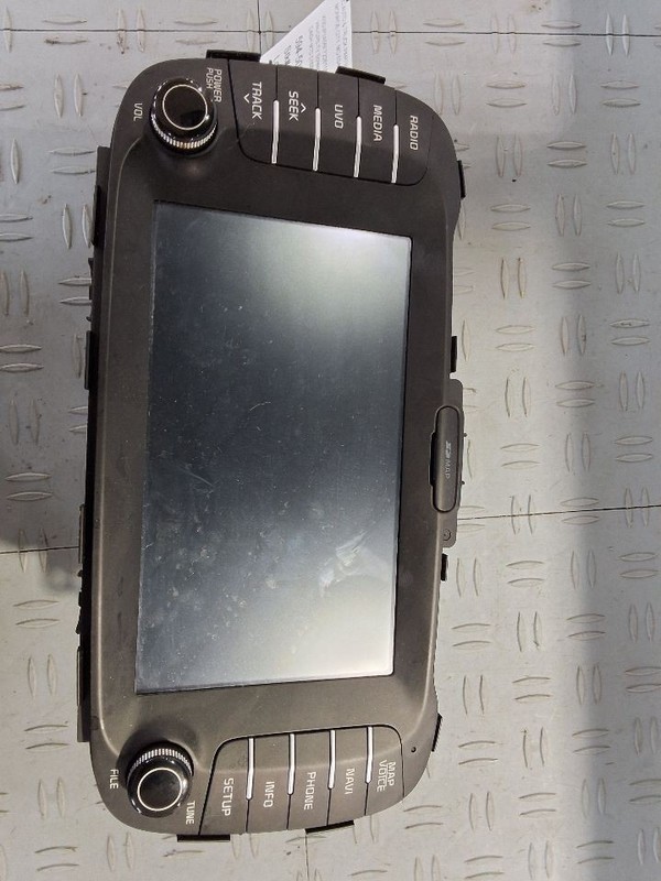2015-2016 Kia SOUL 8" Display Screen With Navigation US Market Gasoline