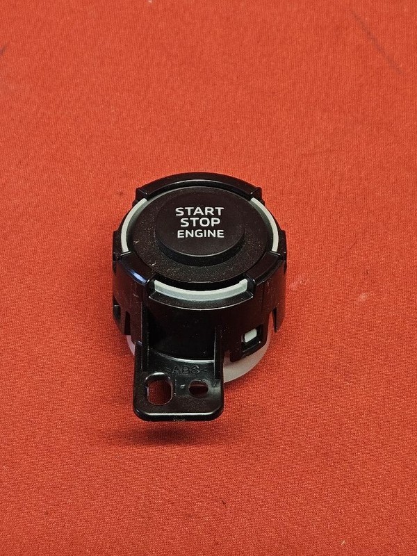 2022-2024 Mitsubishi Outlander Keyless Ignition Push Start Button- 26k miles