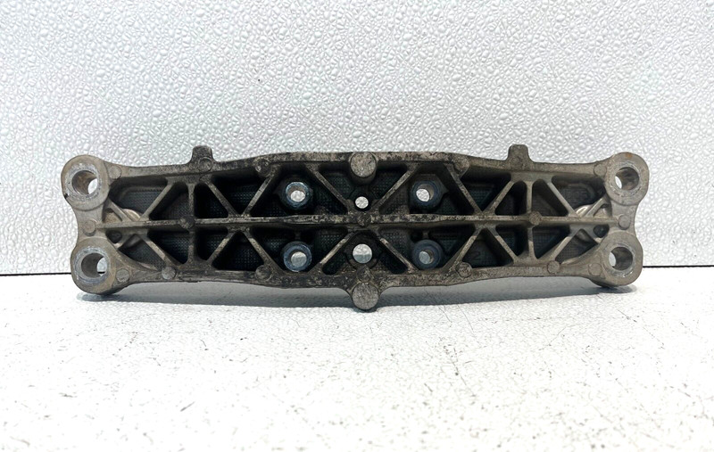 01-06 Lexus XF30 LS430 Transmission Mount Crossmember Support Beam Bar OEM
